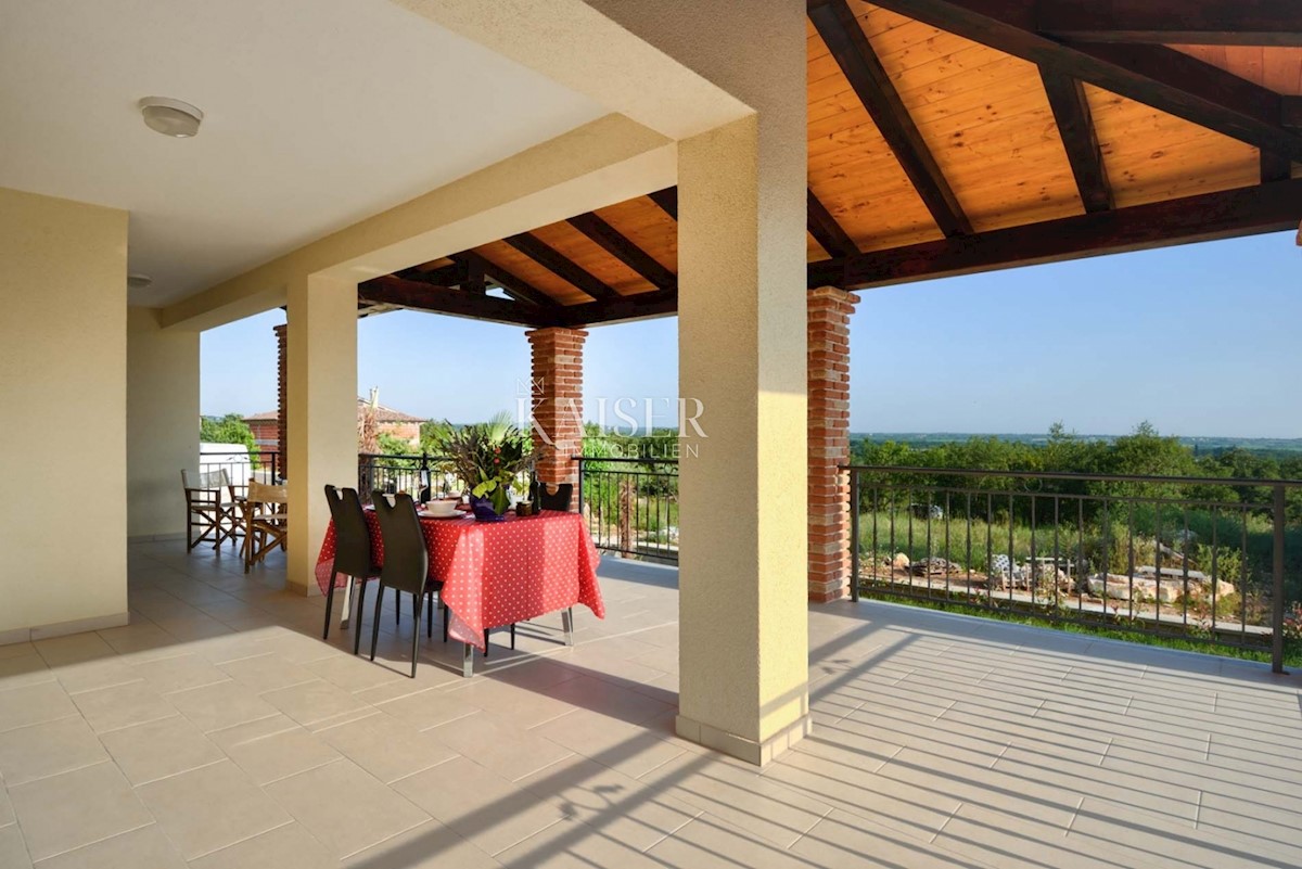 Istria - Kaštelir, villa con piscina, vista mare 1