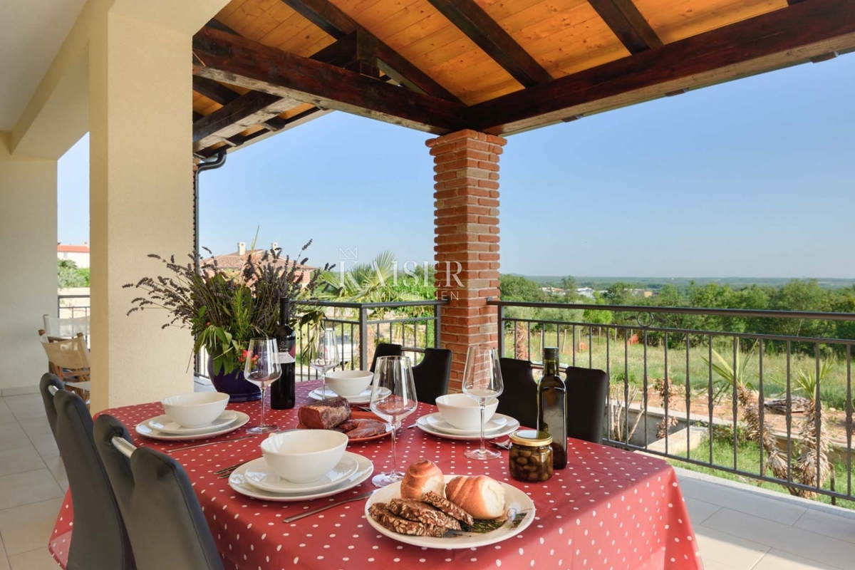 Istria - Kaštelir, villa con piscina, vista mare 1
