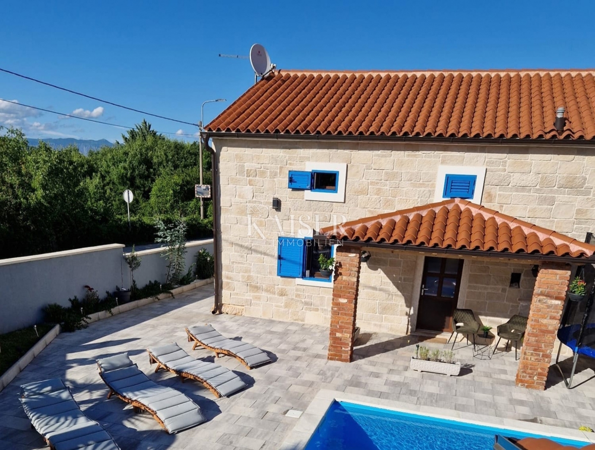 Isola di Krk, dintorni di Dobrinje - antico adattato