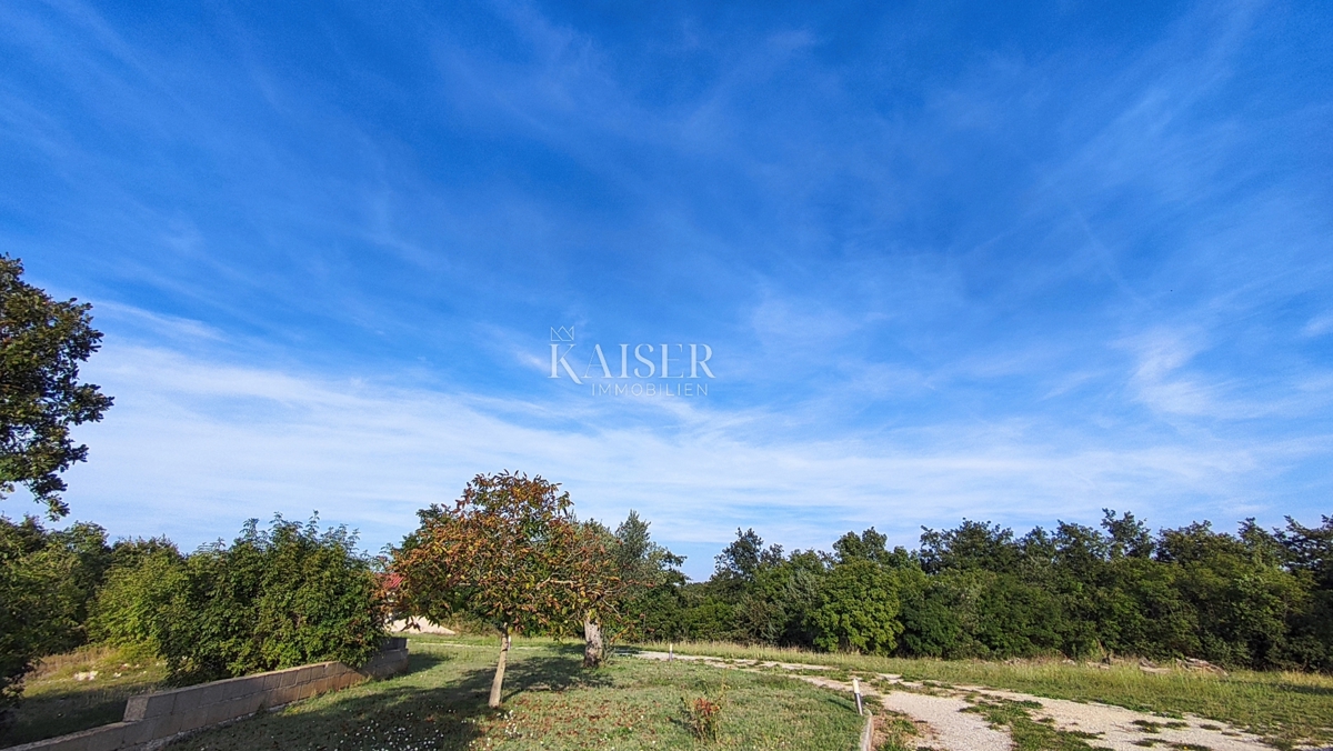 Marčana, dintorni - tenuta con casa e cantiere, 20.000 m2