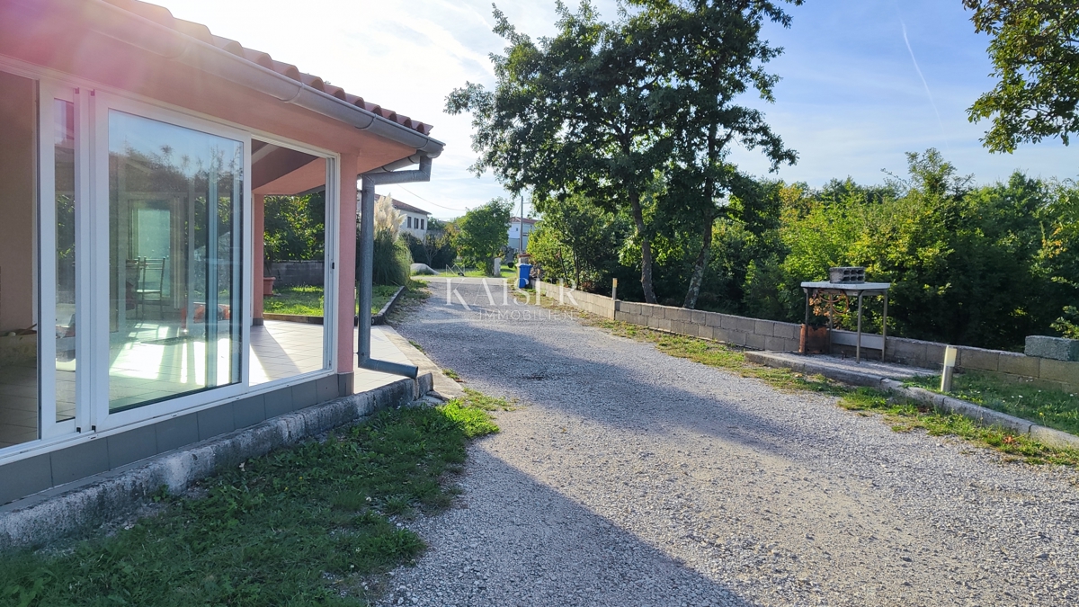 Marčana, dintorni - tenuta con casa e cantiere, 20.000 m2