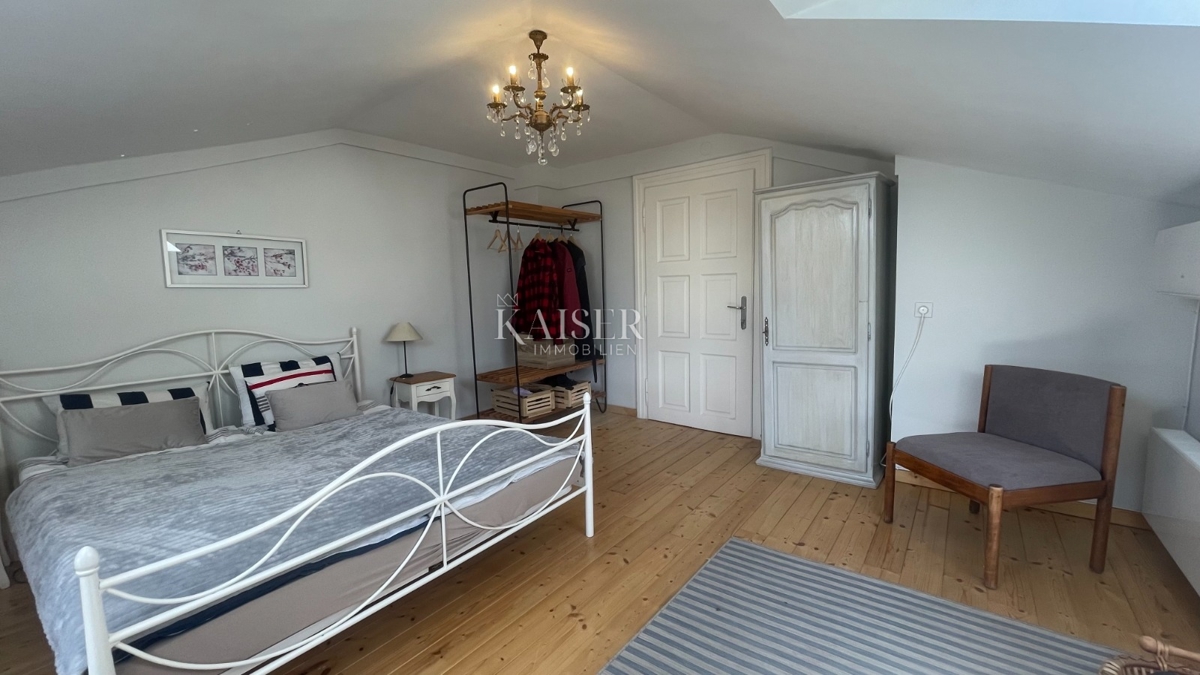 Abbazia, Lovran - Piano di una villa storica con 2 appartamenti a 100 m dal mare