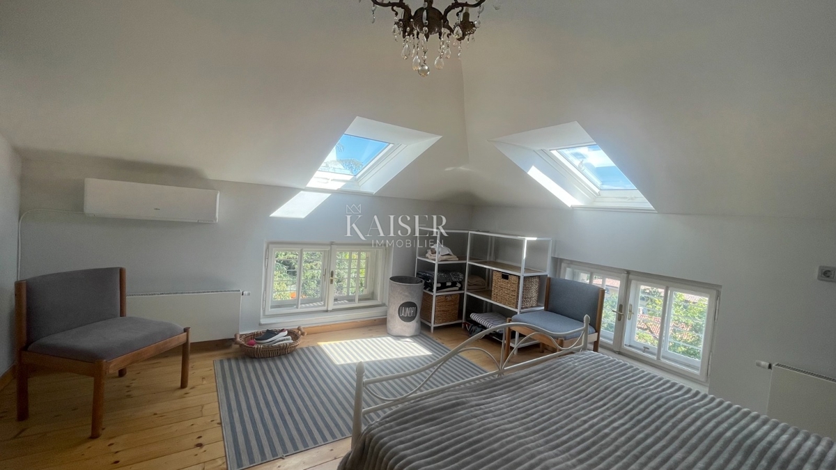 Abbazia, Lovran - Piano di una villa storica con 2 appartamenti a 100 m dal mare