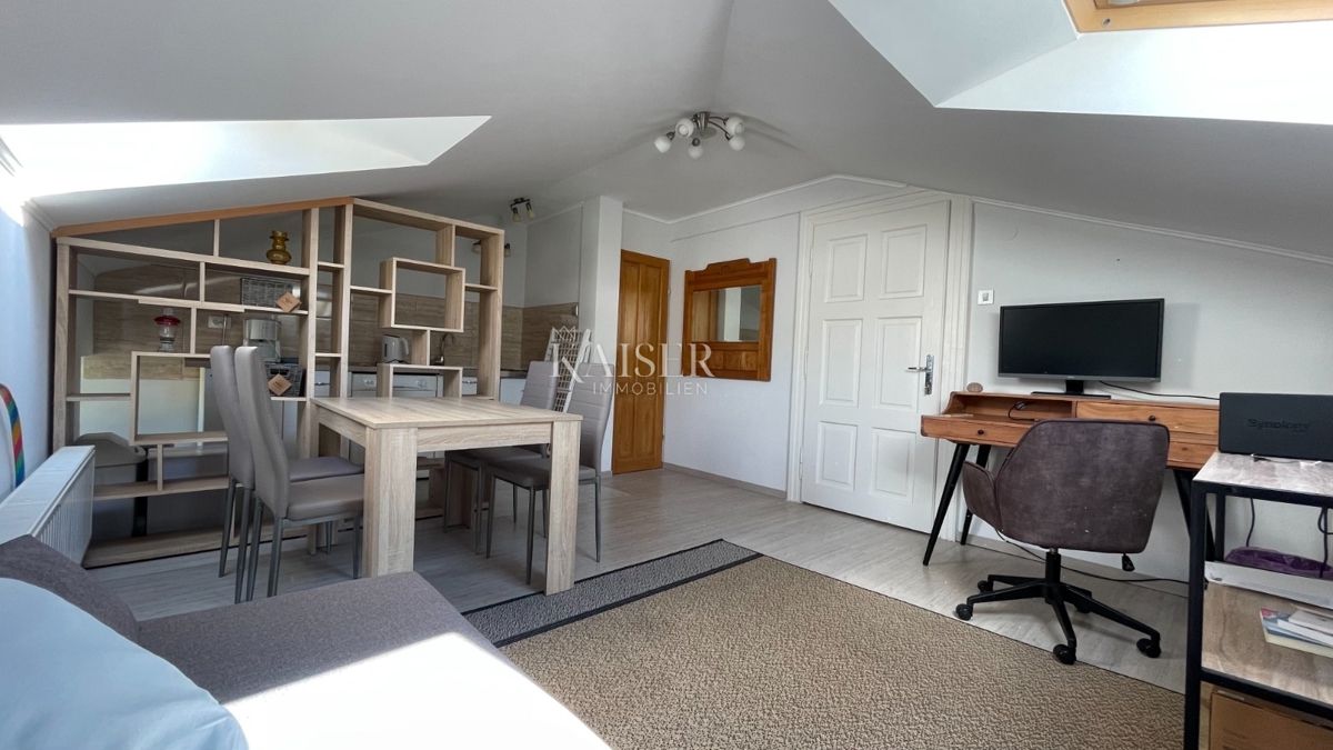 Abbazia, Lovran - Piano di una villa storica con 2 appartamenti a 100 m dal mare