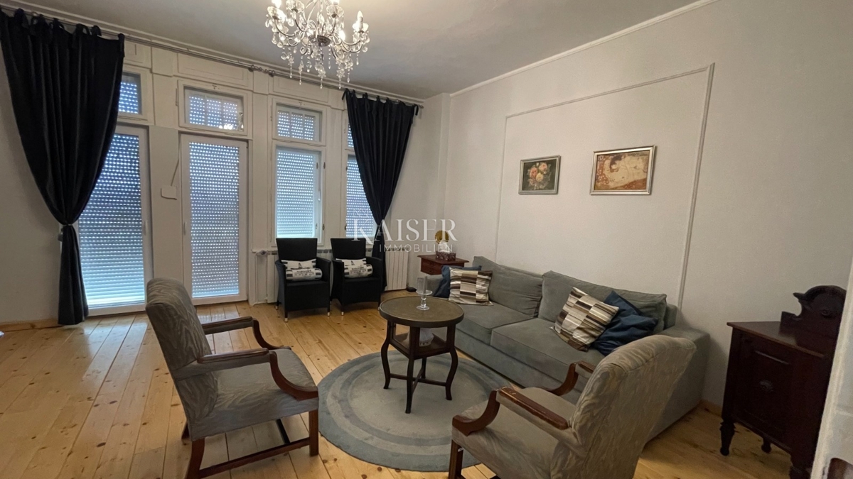 Abbazia, Lovran - Piano di una villa storica con 2 appartamenti a 100 m dal mare