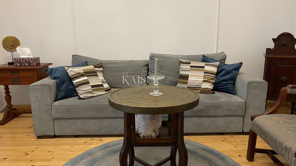 Abbazia, Lovran - Piano di una villa storica con 2 appartamenti a 100 m dal mare