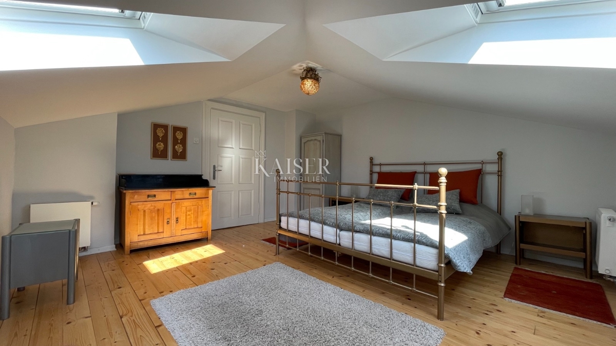 Abbazia, Lovran - Piano di una villa storica con 2 appartamenti a 100 m dal mare