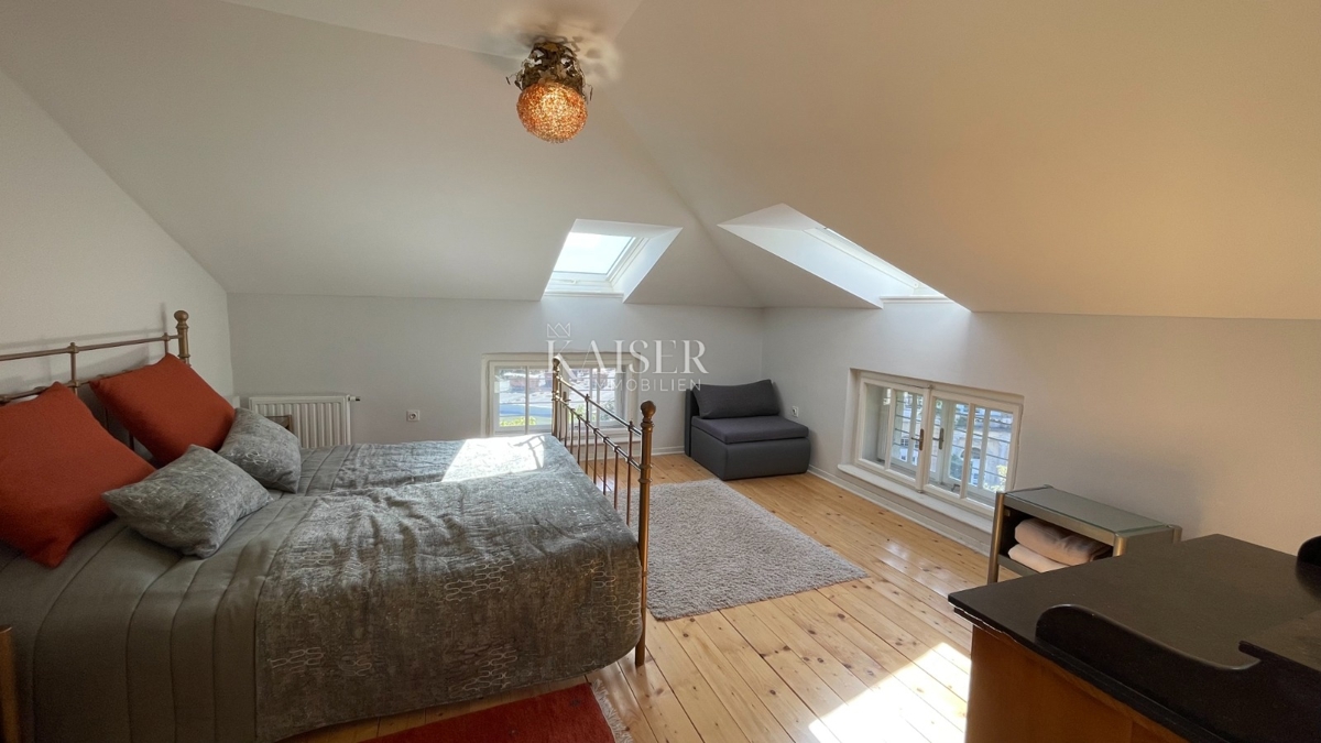 Abbazia, Lovran - Piano di una villa storica con 2 appartamenti a 100 m dal mare