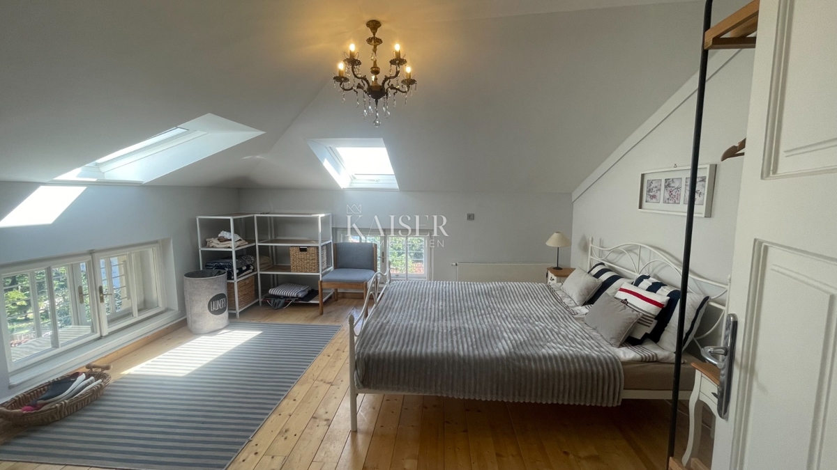 Abbazia, Lovran - Piano di una villa storica con 2 appartamenti a 100 m dal mare