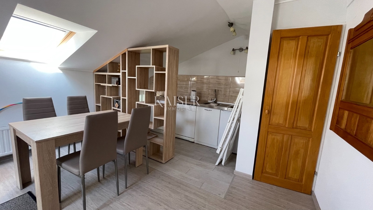 Abbazia, Lovran - Piano di una villa storica con 2 appartamenti a 100 m dal mare