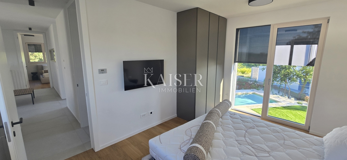 Istria - Parenzo, villa moderna con piscina e sauna