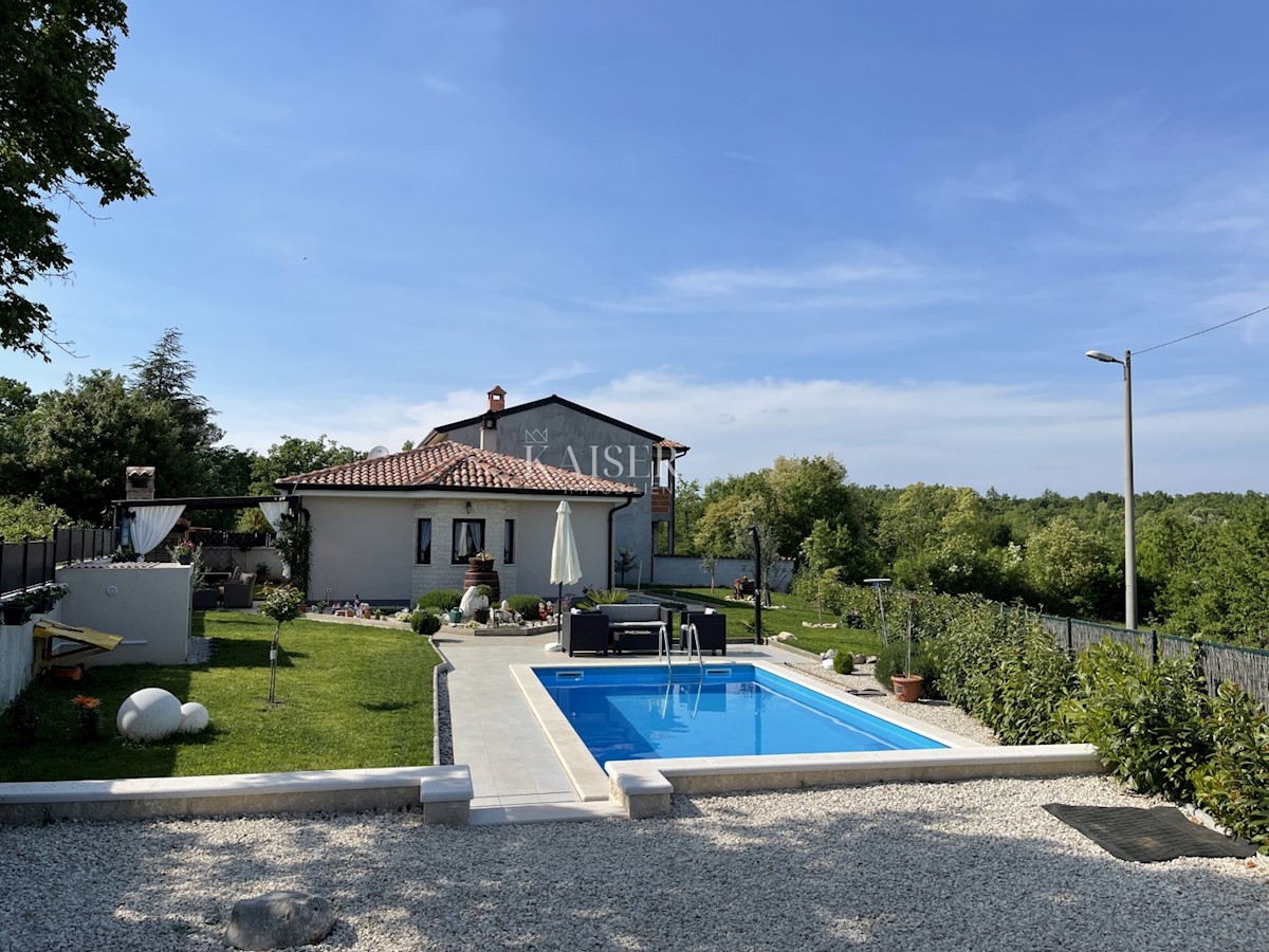 Istria - Visignano, affascinante casa con piscina