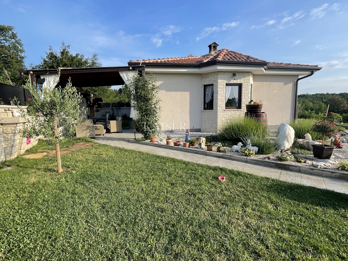 Istria - Visignano, affascinante casa con piscina