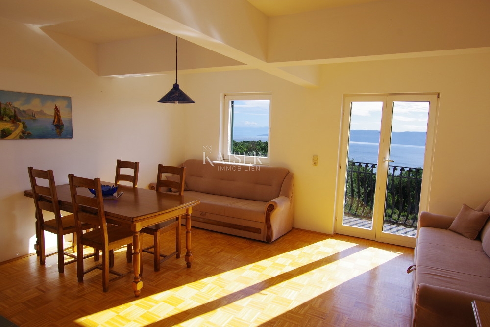 Rabac - casa plurifamiliare con piscina, 500 m2