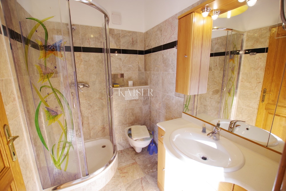 Rabac - casa plurifamiliare con piscina, 500 m2