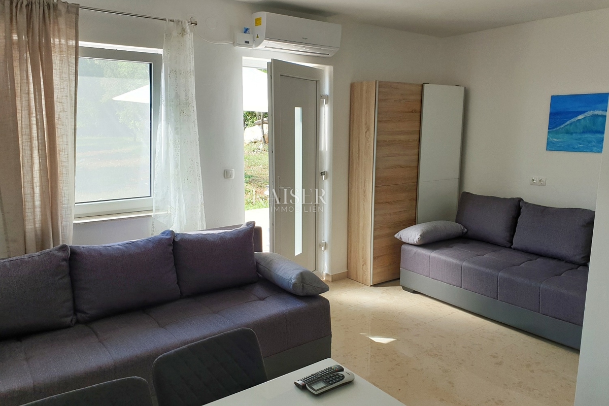 Rabac - casa plurifamiliare con piscina, 500 m2