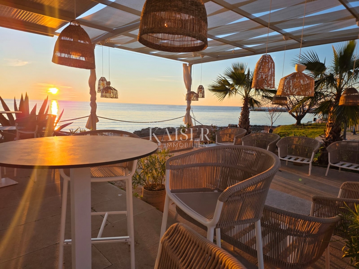 Istria, Umago - appartamento di lusso a 100 m dal mare