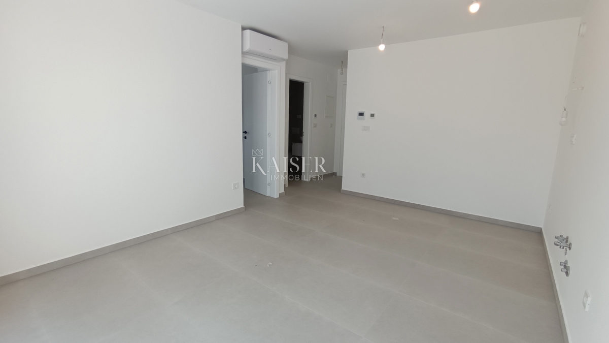 Malinska, Isola di Krk - appartamento 107m2 con vista mare
