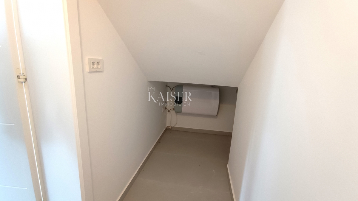 Malinska, Isola di Krk - appartamento 107m2 con vista mare