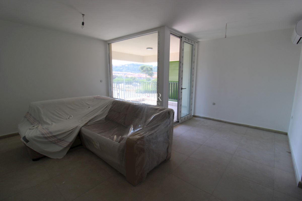 Labin, centro - appartamento di 2 camere da letto con terrazzo, 76 m2