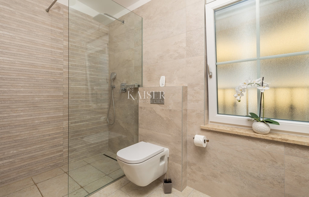 Kornić, Isola di Krk - villa 121m2 con vista mare e piscina