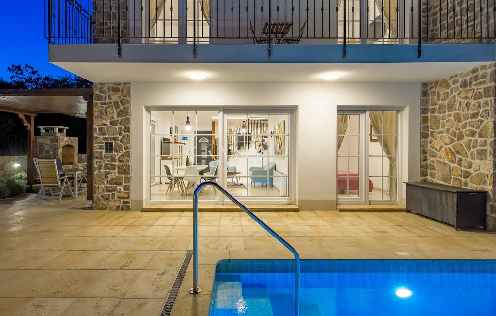 Kornić, Isola di Krk - villa 121m2 con vista mare e piscina