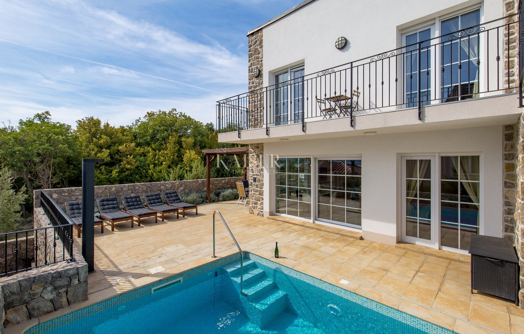 Kornić, Isola di Krk - villa 121m2 con vista mare e piscina