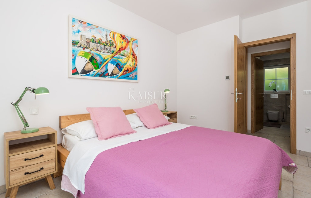 Kornić, Isola di Krk - villa 121m2 con vista mare e piscina