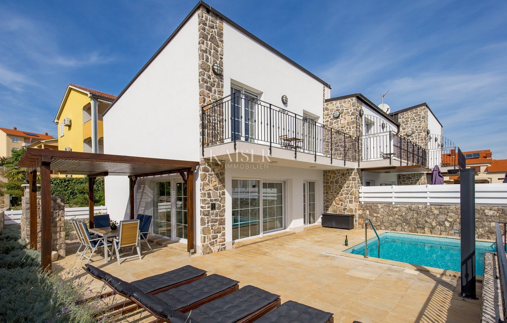 Kornić, Isola di Krk - villa 121m2 con vista mare e piscina