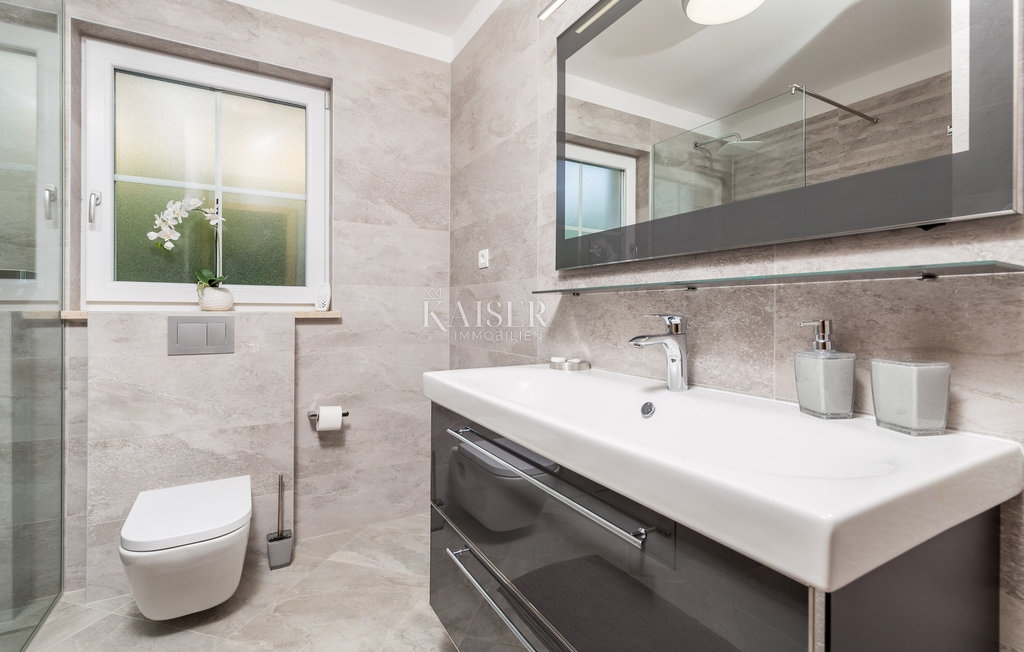 Kornić, Isola di Krk - villa 121m2 con vista mare e piscina