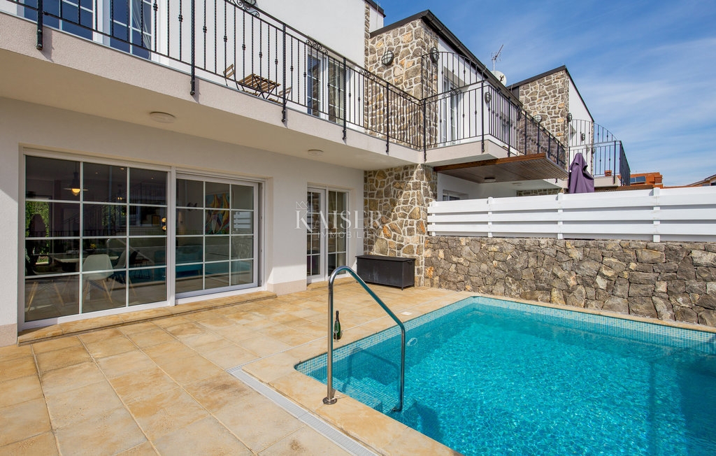 Kornić, Isola di Krk - villa 121m2 con vista mare e piscina