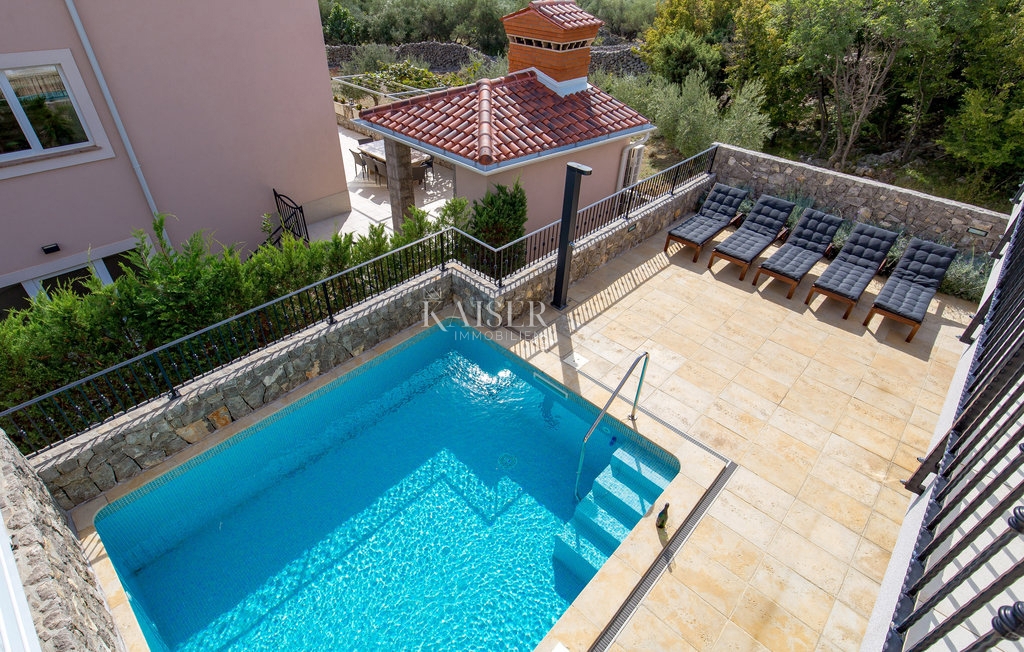 Kornić, Isola di Krk - villa 121m2 con vista mare e piscina