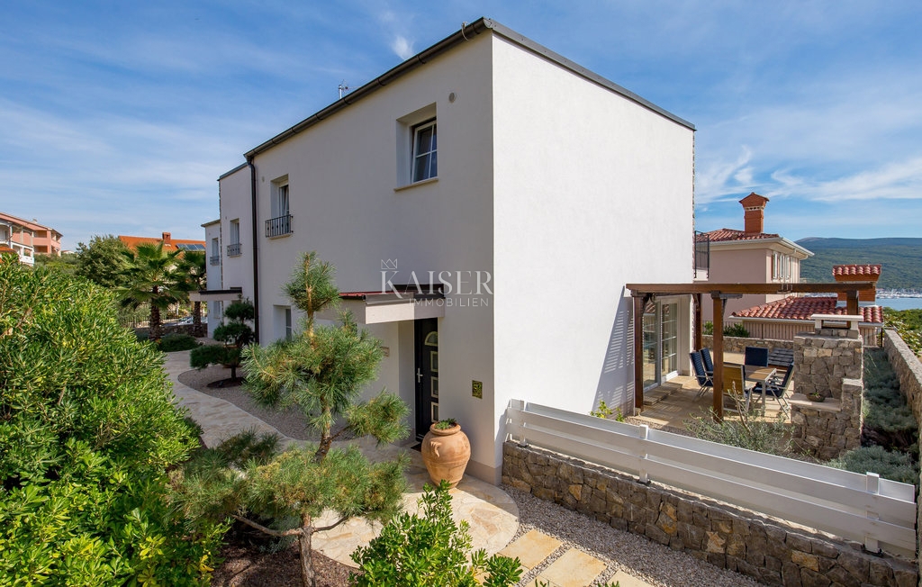 Kornić, Isola di Krk - villa 121m2 con vista mare e piscina