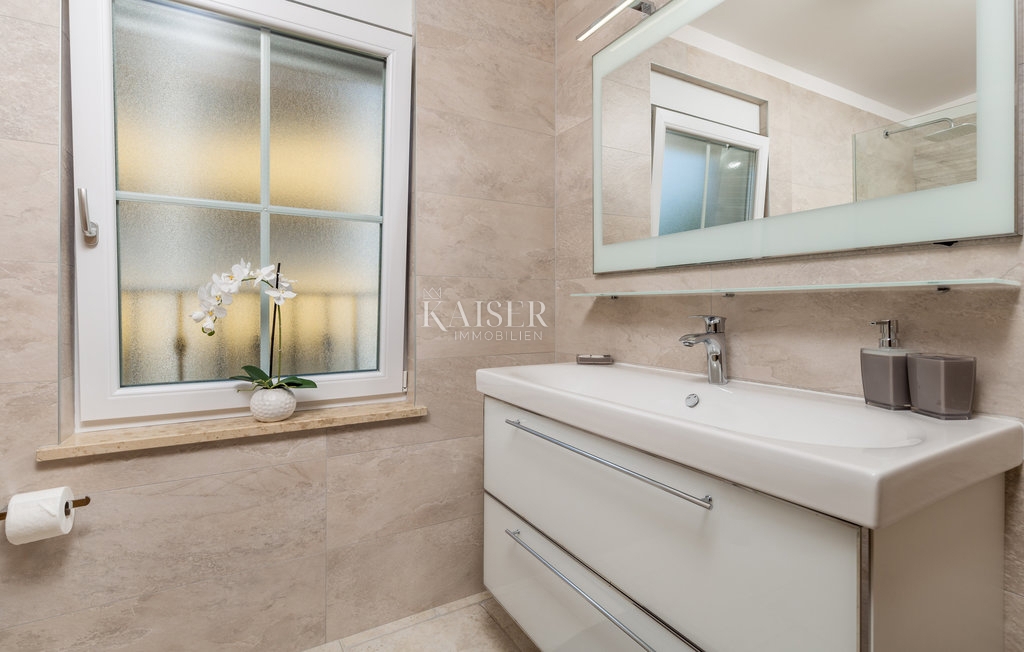 Kornić, Isola di Krk - villa 121m2 con vista mare e piscina