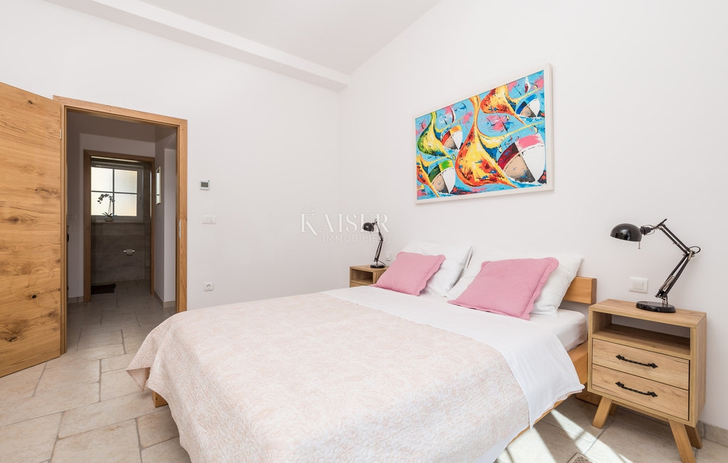 Kornić, Isola di Krk - villa 121m2 con vista mare e piscina