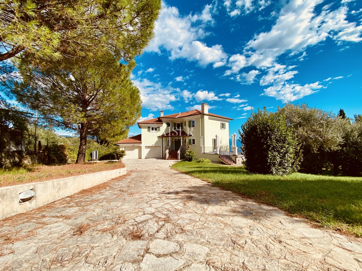 Opatija, Pobri - villa su 4300 m2 con una vista fantastica