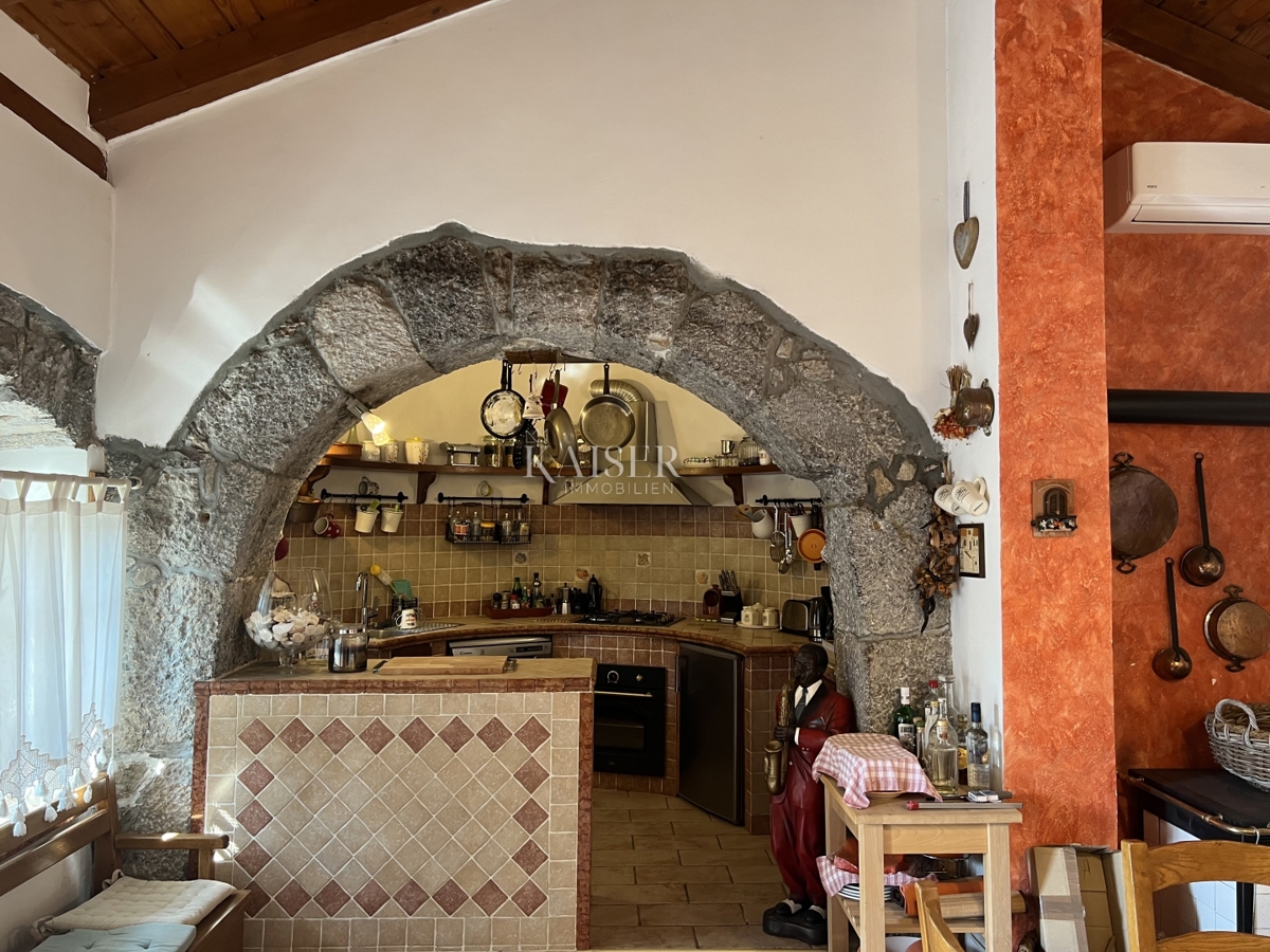 Abbazia, Poljane - casa in pietra ristrutturata con vista mare