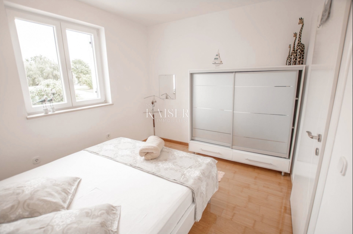 Istria, Parenzo - casa plurifamiliare con piscina,  685 m2