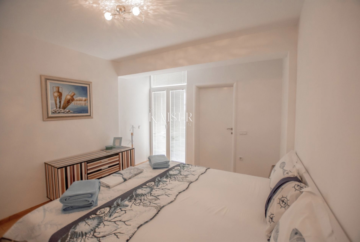 Istria, Parenzo - casa plurifamiliare con piscina,  685 m2