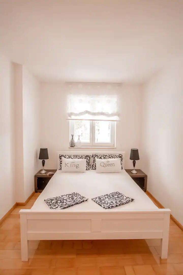 Istria, Parenzo - casa plurifamiliare con piscina,  685 m2