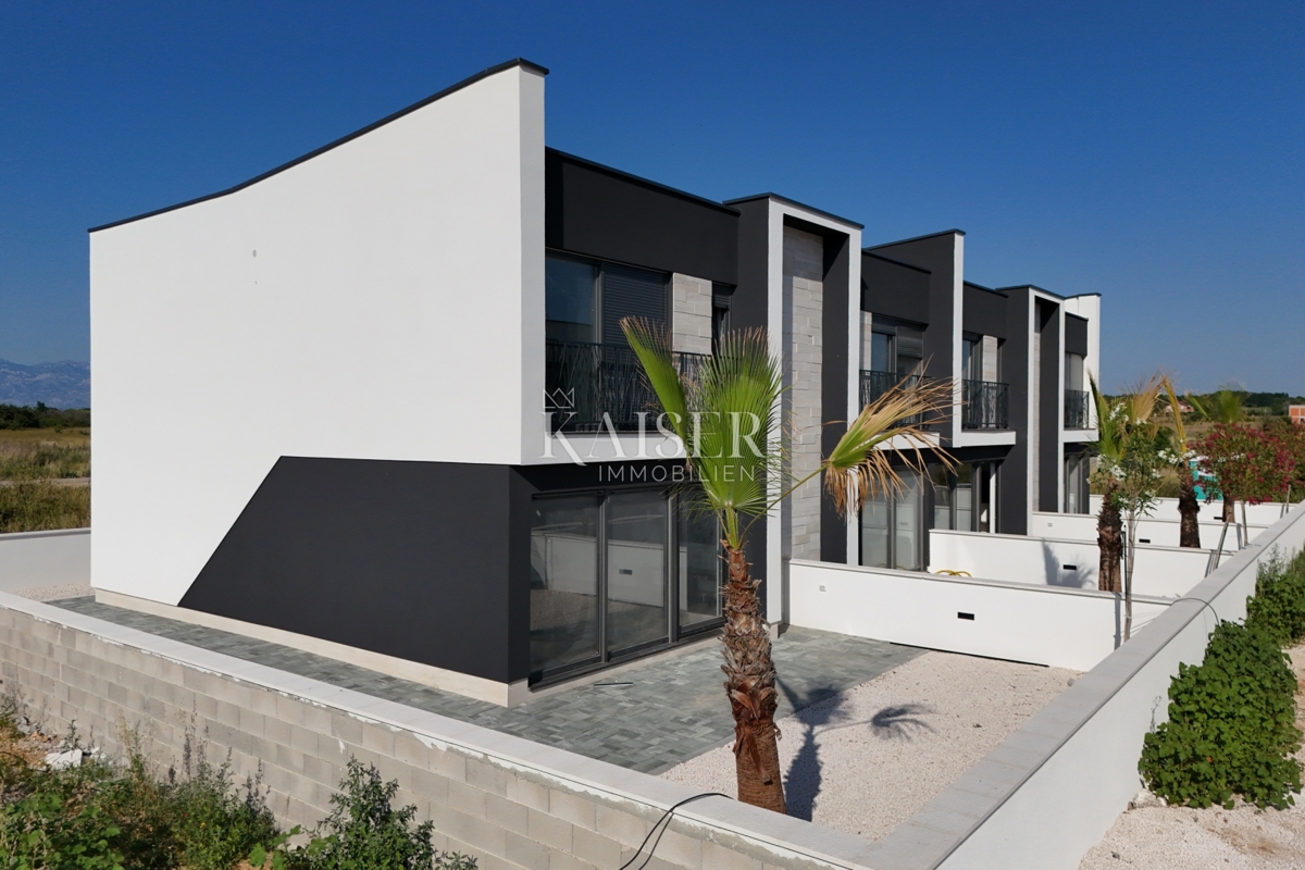  Zara, Privlaka, appartamento duplex con giardino privato, a 400 metri dal mare