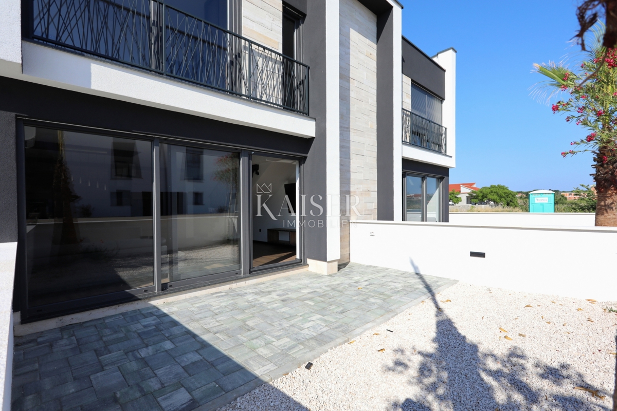  Zara, Privlaka, appartamento duplex con giardino privato, a 400 metri dal mare