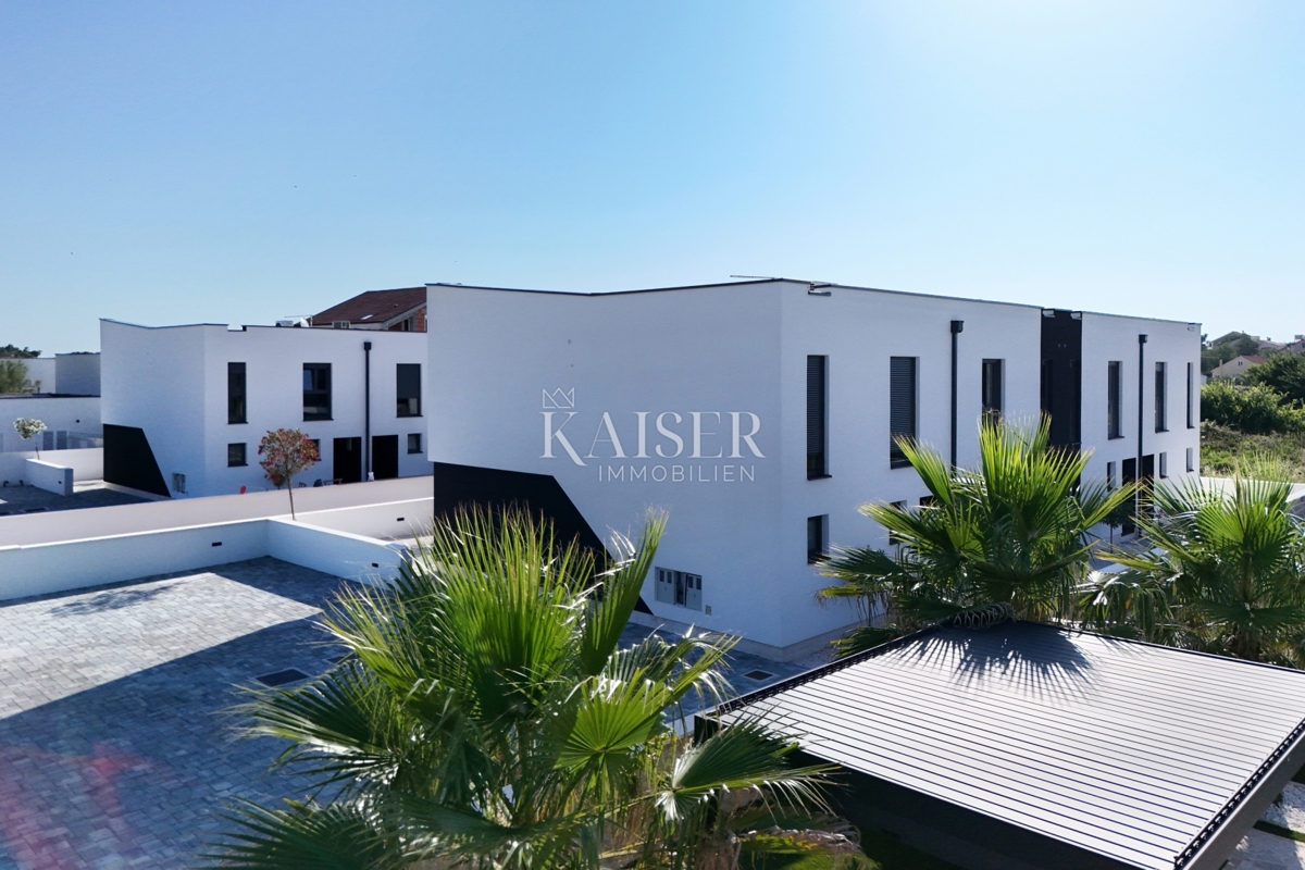  Zara, Privlaka, appartamento duplex con giardino privato, a 400 metri dal mare