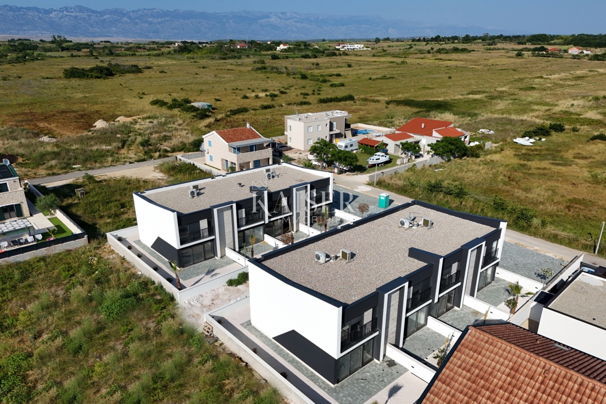  Zara, Privlaka, appartamento duplex con giardino privato, a 400 metri dal mare