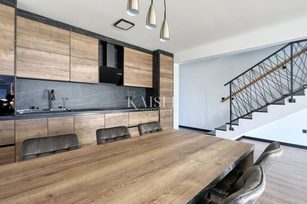  Zara, Privlaka, appartamento duplex con giardino privato, a 400 metri dal mare