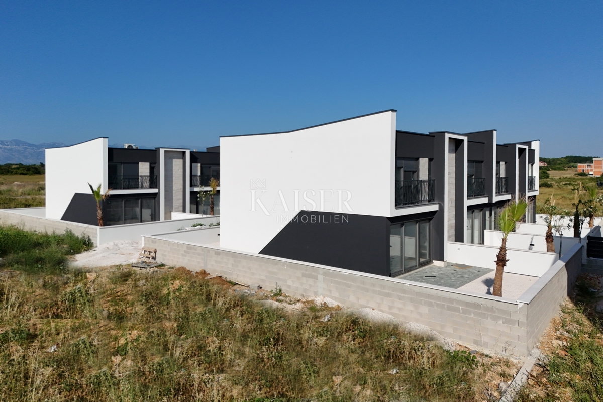  Zara, Privlaka, appartamento duplex con giardino privato, a 400 metri dal mare