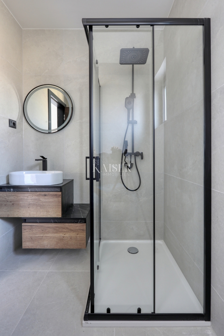  Zara, Privlaka, appartamento duplex con giardino privato, a 400 metri dal mare