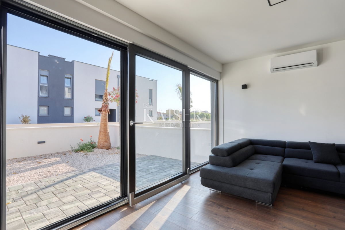  Zara, Privlaka, appartamento duplex con giardino privato, a 400 metri dal mare