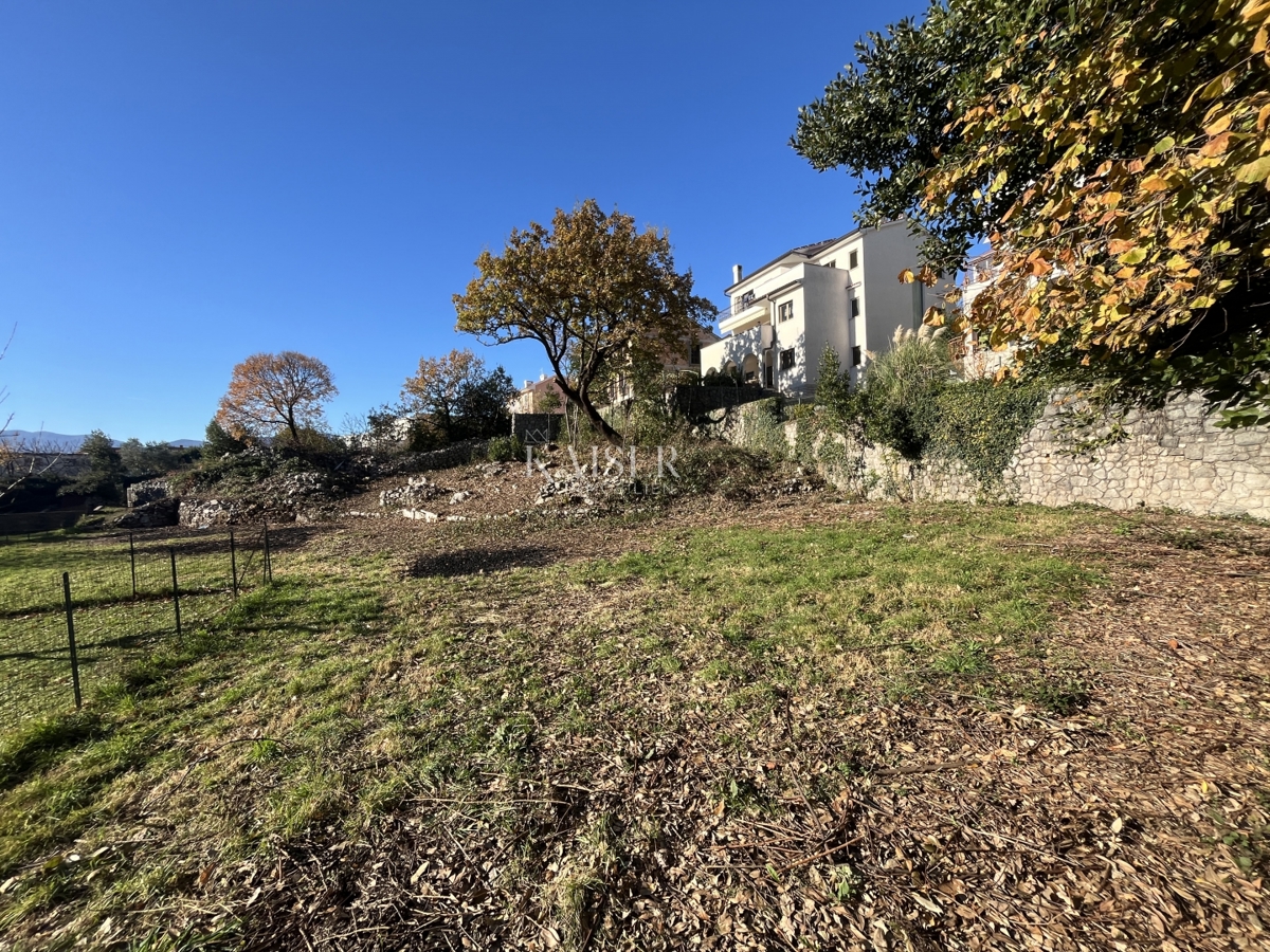 Srdoči - Terreno edificabile in pieno centro! 990 mq