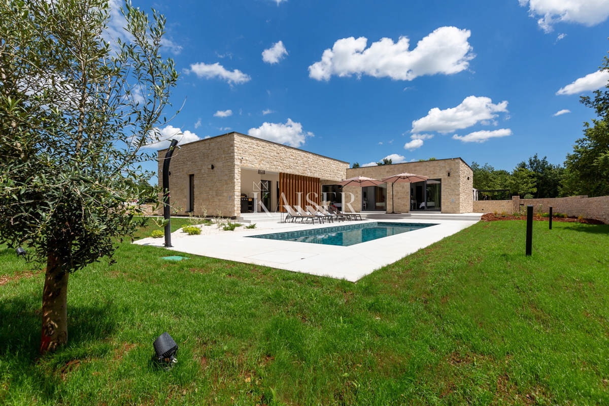 Istria, Svetvinčenat - villa di lusso 170m2 immersa nella natura